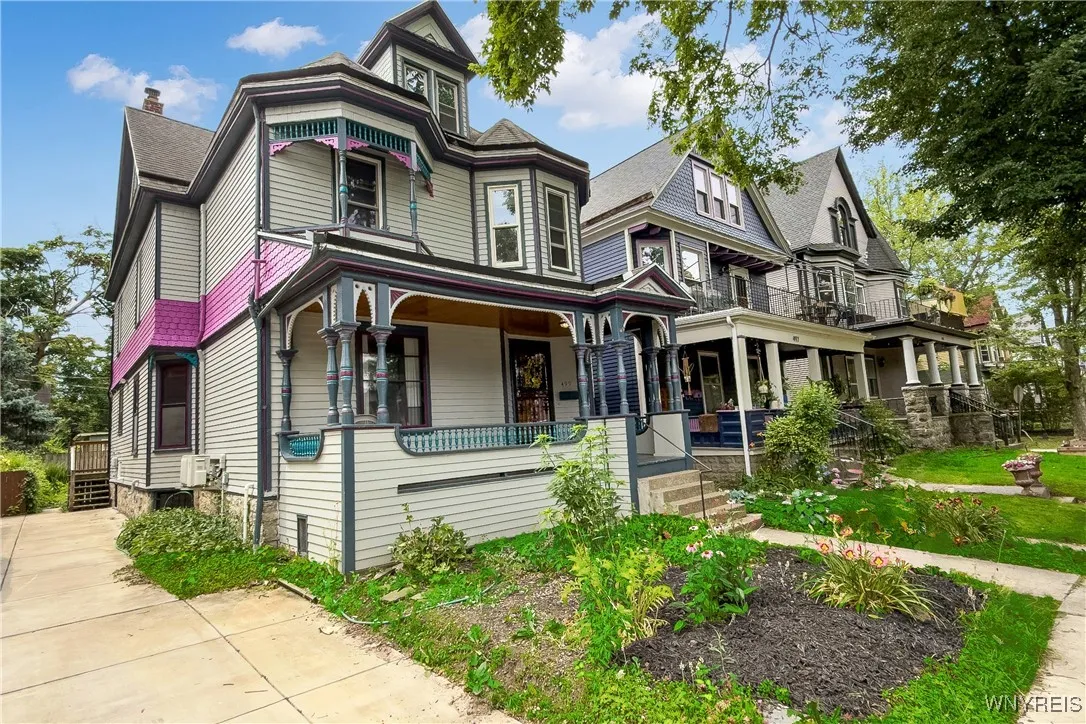 499 Breckenridge Street, Buffalo, New York 14213, Buffalo, New York 14213, 5 Bedrooms Bedrooms, 10 Rooms Rooms,2 BathroomsBathrooms,Residential,For Sale,499 Breckenridge Street, Buffalo, New York 14213,B1621768