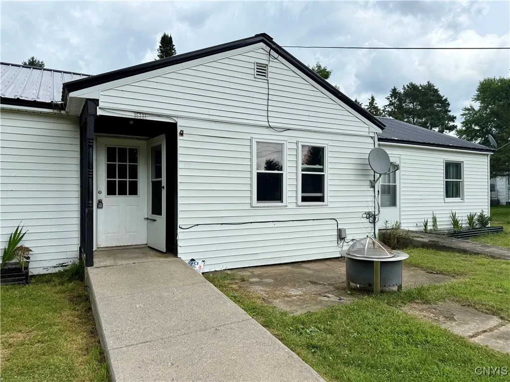 35381 State Route 3, Wilna, New York 13619, Wilna, New York 13619, 4 Bedrooms Bedrooms, 6 Rooms Rooms,1 BathroomBathrooms,Residential,For Sale,35381 State Route 3, Wilna, New York 13619,S1620621