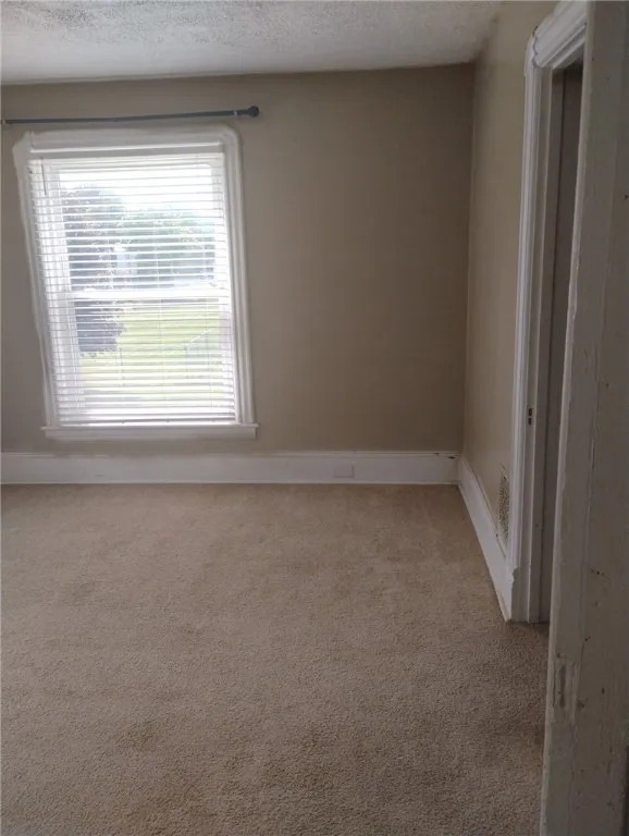 1018 Hall Street, Elmira City, New York 14901, Elmira City, New York 14901, 2 Bedrooms Bedrooms, 5 Rooms Rooms,1 BathroomBathrooms,Residential Lease,For Rent,1018 Hall Street, Elmira City, New York 14901,R1621785