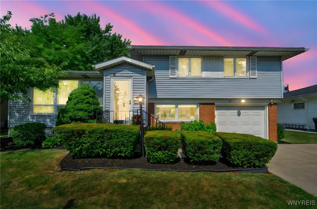 35 Glendale Drive, Tonawanda, New York 14051, Tonawanda, New York 14150, 3 Bedrooms Bedrooms, 7 Rooms Rooms,1 BathroomBathrooms,Residential,For Sale,35 Glendale Drive, Tonawanda, New York 14051,B1621781