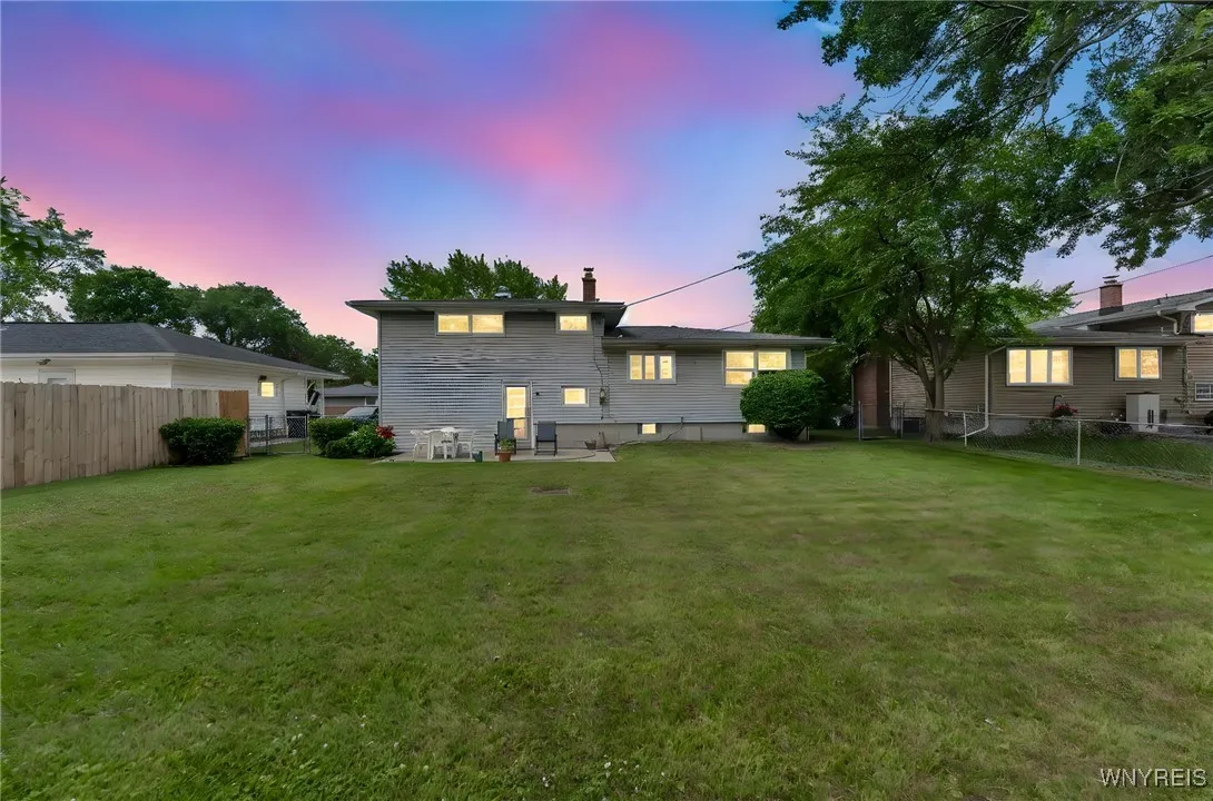35 Glendale Drive, Tonawanda, New York 14051, Tonawanda, New York 14150, 3 Bedrooms Bedrooms, 7 Rooms Rooms,1 BathroomBathrooms,Residential,For Sale,35 Glendale Drive, Tonawanda, New York 14051,B1621781