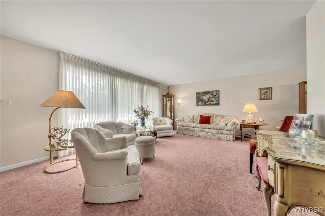 35 Glendale Drive, Tonawanda, New York 14051, Tonawanda, New York 14150, 3 Bedrooms Bedrooms, 7 Rooms Rooms,1 BathroomBathrooms,Residential,For Sale,35 Glendale Drive, Tonawanda, New York 14051,B1621781