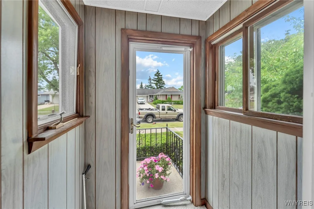 35 Glendale Drive, Tonawanda, New York 14051, Tonawanda, New York 14150, 3 Bedrooms Bedrooms, 7 Rooms Rooms,1 BathroomBathrooms,Residential,For Sale,35 Glendale Drive, Tonawanda, New York 14051,B1621781
