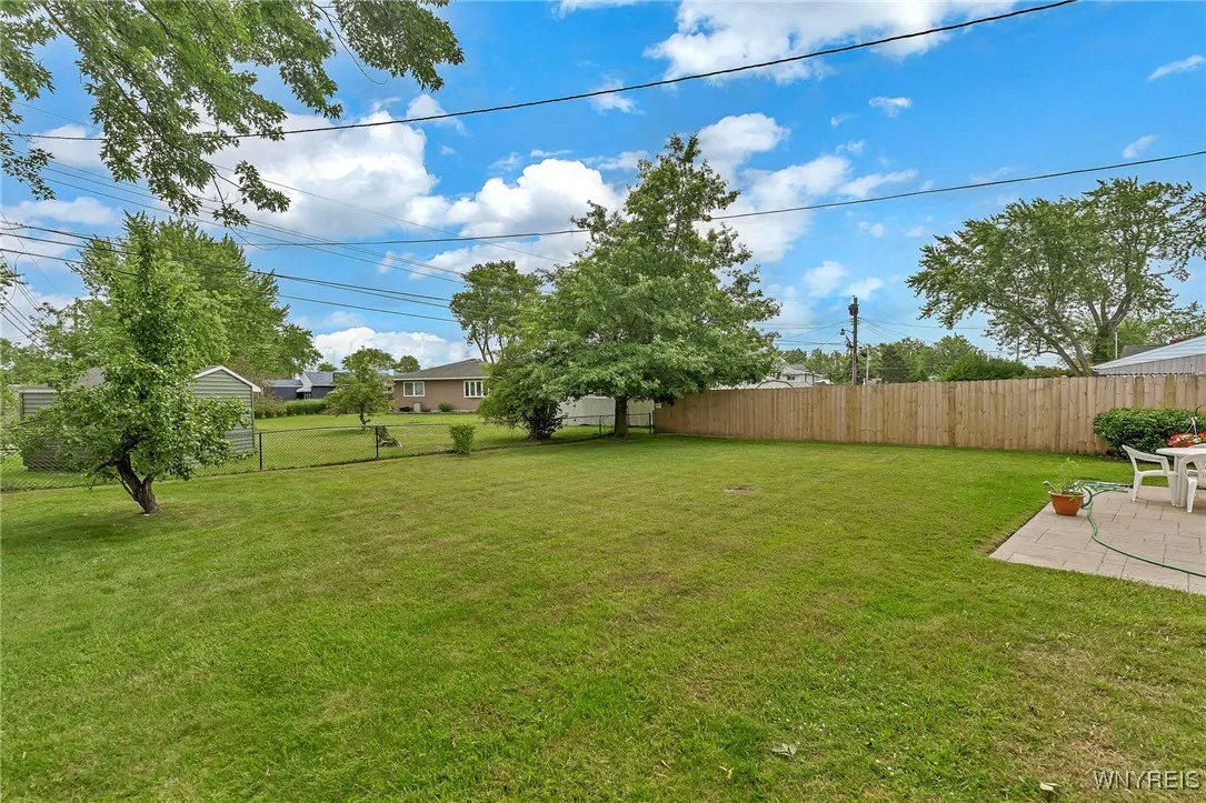 35 Glendale Drive, Tonawanda, New York 14051, Tonawanda, New York 14150, 3 Bedrooms Bedrooms, 7 Rooms Rooms,1 BathroomBathrooms,Residential,For Sale,35 Glendale Drive, Tonawanda, New York 14051,B1621781