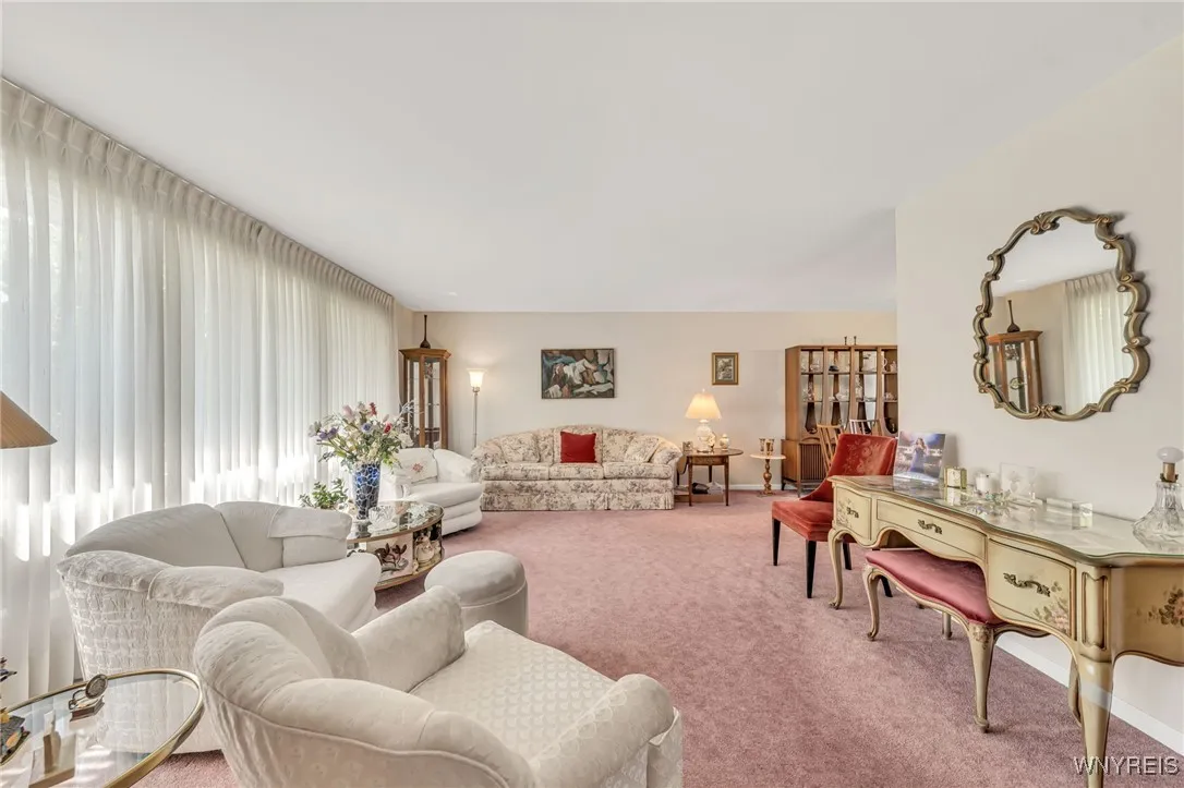 35 Glendale Drive, Tonawanda, New York 14051, Tonawanda, New York 14150, 3 Bedrooms Bedrooms, 7 Rooms Rooms,1 BathroomBathrooms,Residential,For Sale,35 Glendale Drive, Tonawanda, New York 14051,B1621781