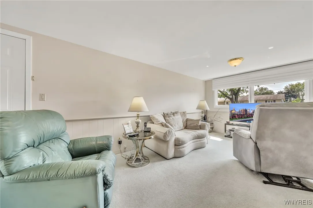 35 Glendale Drive, Tonawanda, New York 14051, Tonawanda, New York 14150, 3 Bedrooms Bedrooms, 7 Rooms Rooms,1 BathroomBathrooms,Residential,For Sale,35 Glendale Drive, Tonawanda, New York 14051,B1621781
