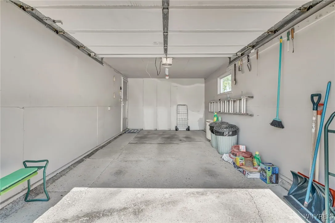 35 Glendale Drive, Tonawanda, New York 14051, Tonawanda, New York 14150, 3 Bedrooms Bedrooms, 7 Rooms Rooms,1 BathroomBathrooms,Residential,For Sale,35 Glendale Drive, Tonawanda, New York 14051,B1621781