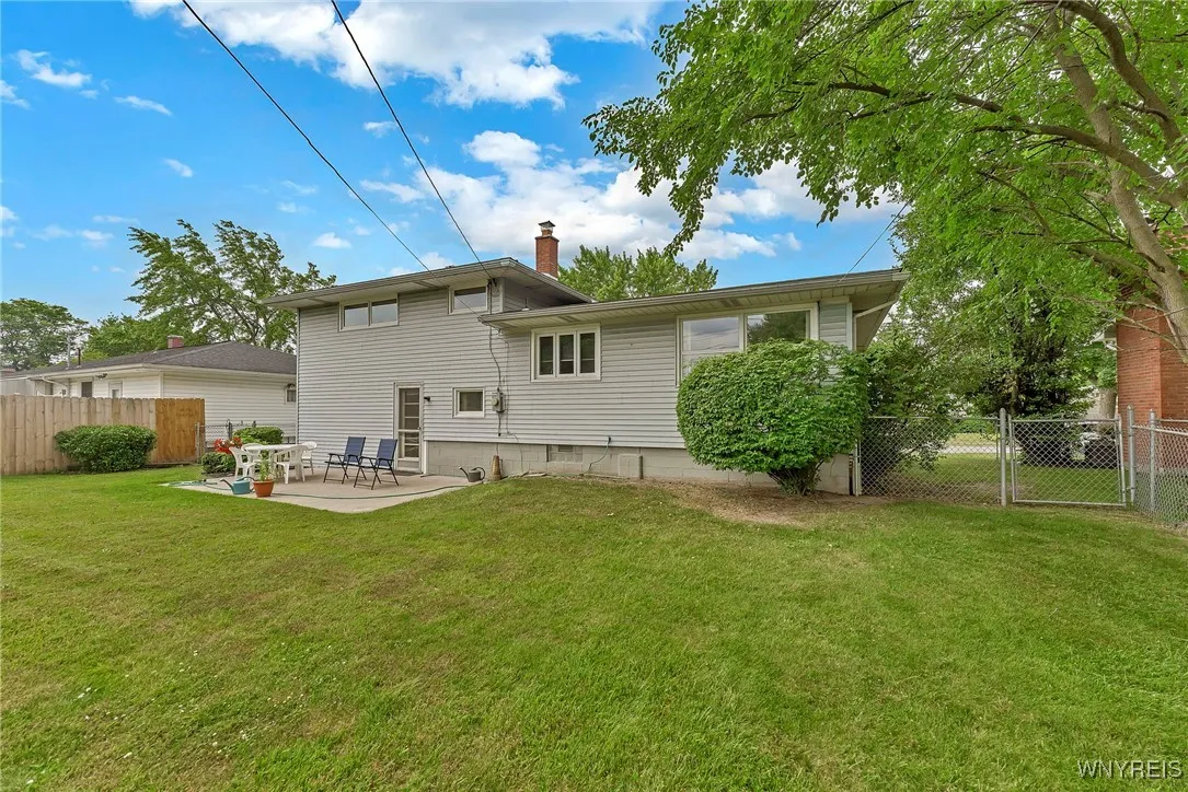 35 Glendale Drive, Tonawanda, New York 14051, Tonawanda, New York 14150, 3 Bedrooms Bedrooms, 7 Rooms Rooms,1 BathroomBathrooms,Residential,For Sale,35 Glendale Drive, Tonawanda, New York 14051,B1621781