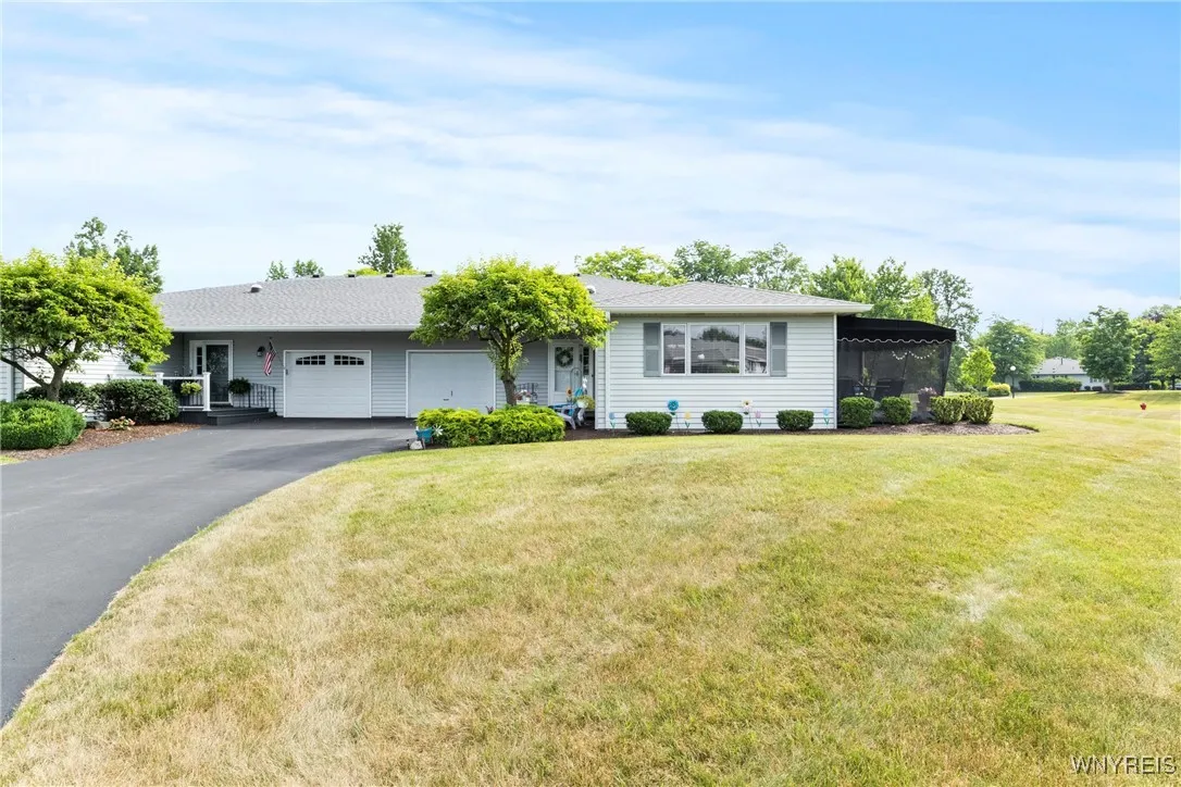 5861 Goodrich Road 6c, Clarence, New York 14032, Clarence, New York 14032, 2 Bedrooms Bedrooms, 5 Rooms Rooms,2 BathroomsBathrooms,Residential,For Sale,5861 Goodrich Road 6c, Clarence, New York 14032,B1621779