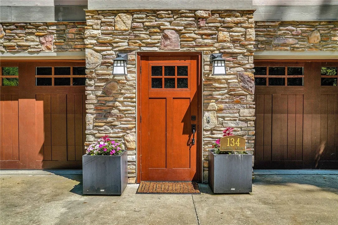 134 Blaisdell, Bradford Town, Pennsylvania 16701, Bradford Town, Pennsylvania 16701, 5 Bedrooms Bedrooms, 12 Rooms Rooms,3 BathroomsBathrooms,Residential,For Sale,134 Blaisdell, Bradford Town, Pennsylvania 16701,R1621357