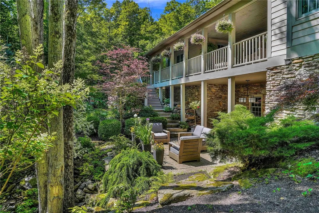 134 Blaisdell, Bradford Town, Pennsylvania 16701, Bradford Town, Pennsylvania 16701, 5 Bedrooms Bedrooms, 12 Rooms Rooms,3 BathroomsBathrooms,Residential,For Sale,134 Blaisdell, Bradford Town, Pennsylvania 16701,R1621357