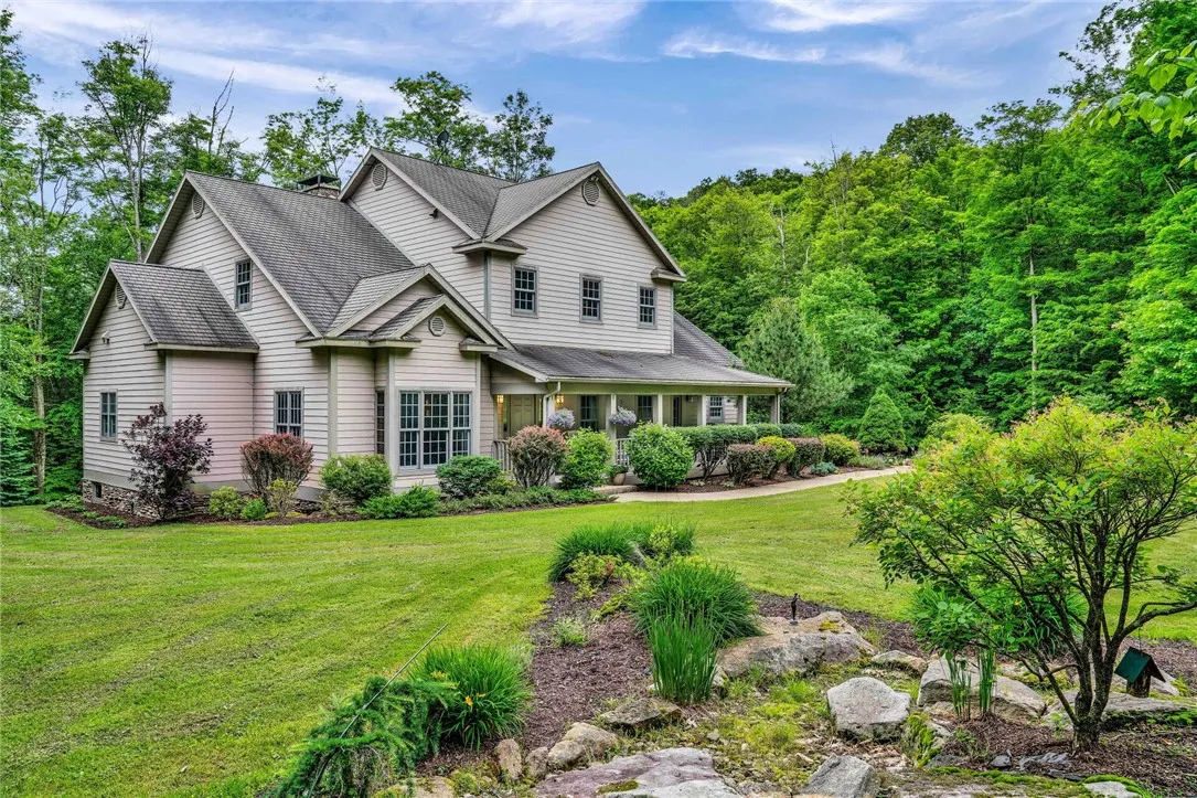 134 Blaisdell, Bradford Town, Pennsylvania 16701, Bradford Town, Pennsylvania 16701, 5 Bedrooms Bedrooms, 12 Rooms Rooms,3 BathroomsBathrooms,Residential,For Sale,134 Blaisdell, Bradford Town, Pennsylvania 16701,R1621357