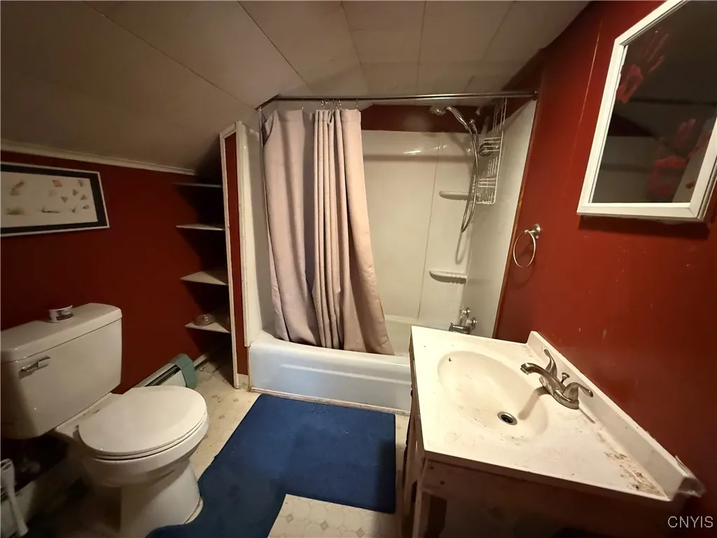 352 South Real Street, Cape Vincent, New York 1361, Cape Vincent, New York 13618, 5 Bedrooms Bedrooms, 10 Rooms Rooms,2 BathroomsBathrooms,Residential,For Sale,352 South Real Street, Cape Vincent, New York 1361,S1620588