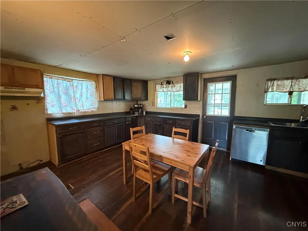352 South Real Street, Cape Vincent, New York 1361, Cape Vincent, New York 13618, 5 Bedrooms Bedrooms, 10 Rooms Rooms,2 BathroomsBathrooms,Residential,For Sale,352 South Real Street, Cape Vincent, New York 1361,S1620588