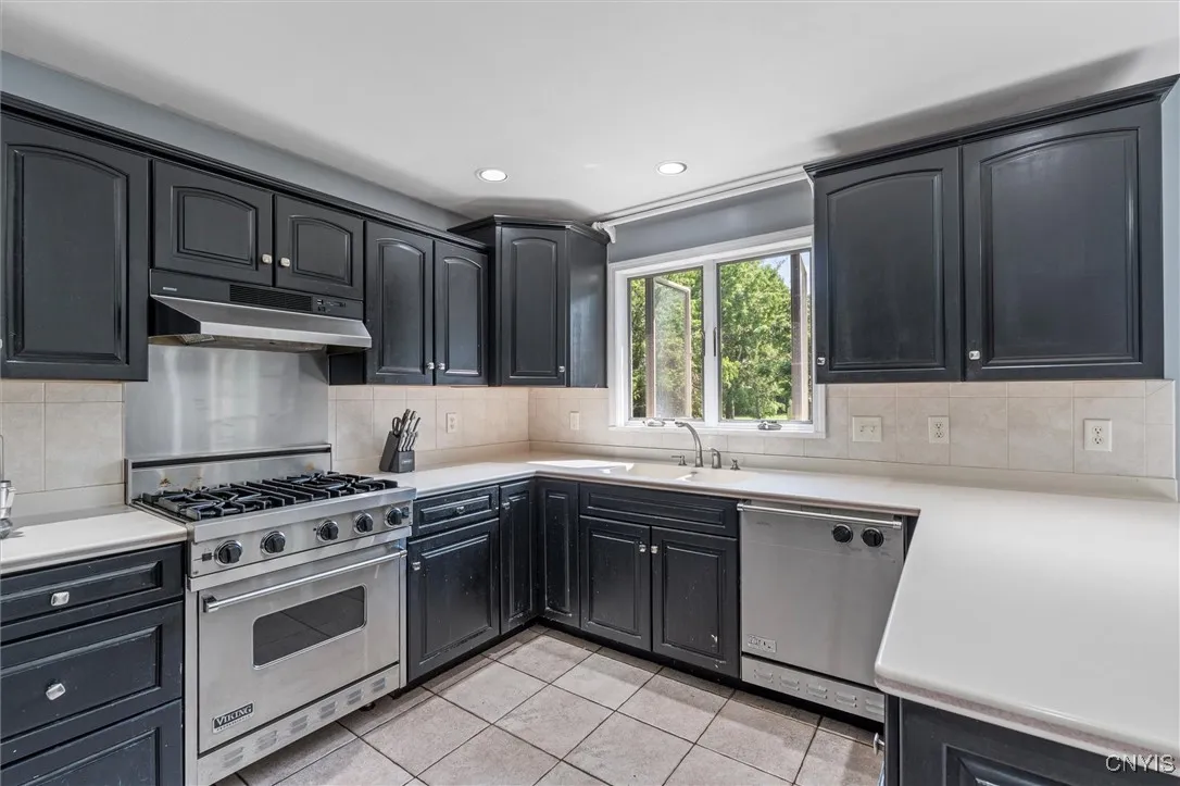 6924 Todd Way, Salina, New York 13088, Salina, New York 13088, 4 Bedrooms Bedrooms, 11 Rooms Rooms,3 BathroomsBathrooms,Residential,For Sale,6924 Todd Way, Salina, New York 13088,S1619965