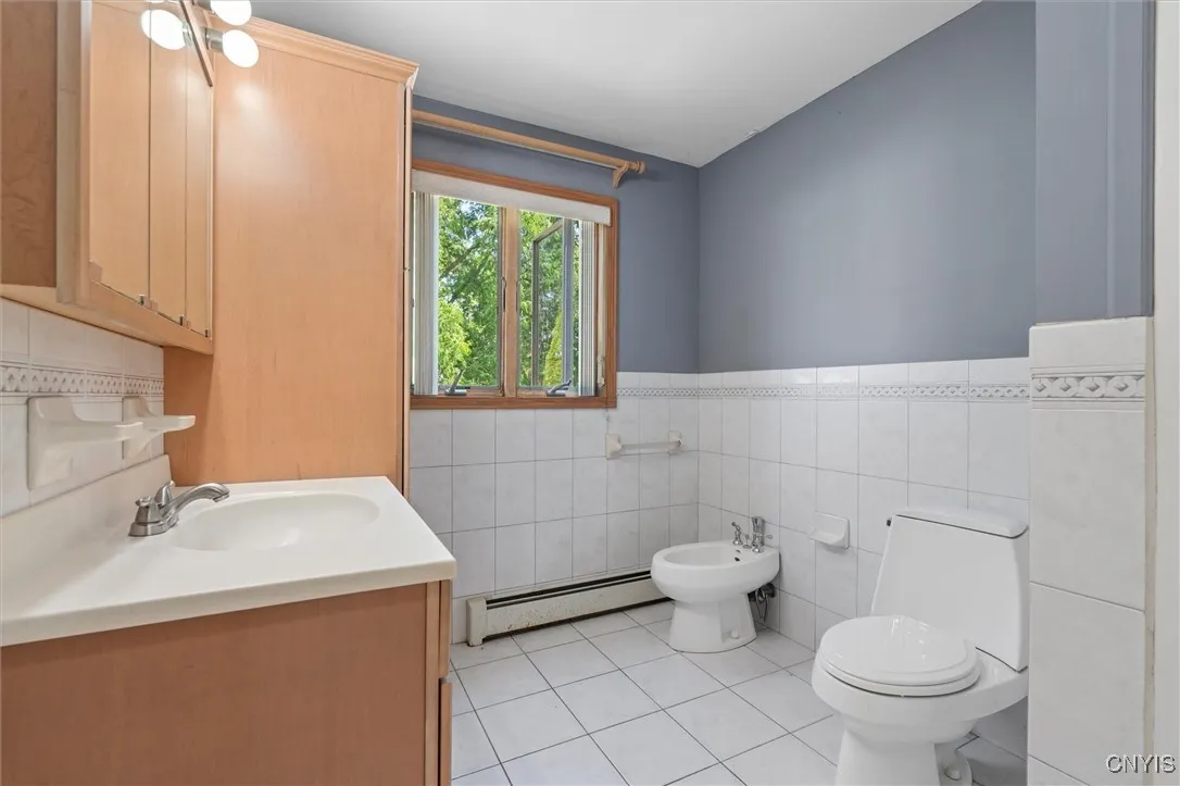6924 Todd Way, Salina, New York 13088, Salina, New York 13088, 4 Bedrooms Bedrooms, 11 Rooms Rooms,3 BathroomsBathrooms,Residential,For Sale,6924 Todd Way, Salina, New York 13088,S1619965