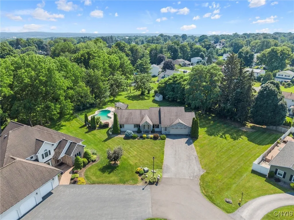 6924 Todd Way, Salina, New York 13088, Salina, New York 13088, 4 Bedrooms Bedrooms, 11 Rooms Rooms,3 BathroomsBathrooms,Residential,For Sale,6924 Todd Way, Salina, New York 13088,S1619965