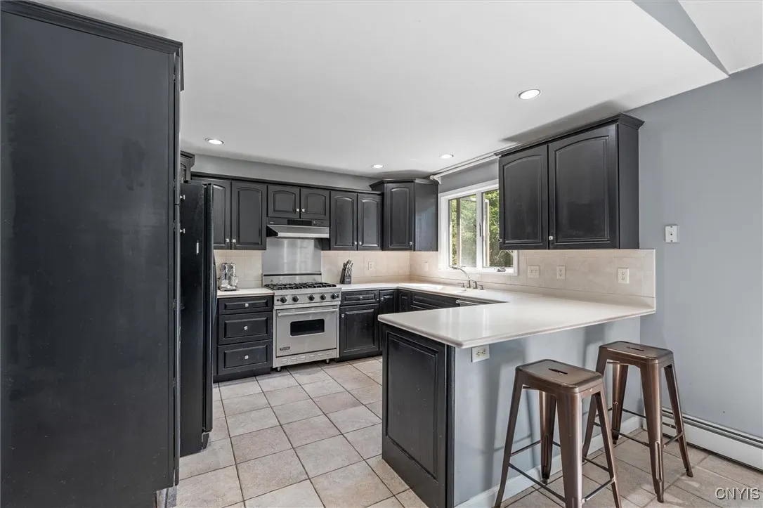6924 Todd Way, Salina, New York 13088, Salina, New York 13088, 4 Bedrooms Bedrooms, 11 Rooms Rooms,3 BathroomsBathrooms,Residential,For Sale,6924 Todd Way, Salina, New York 13088,S1619965