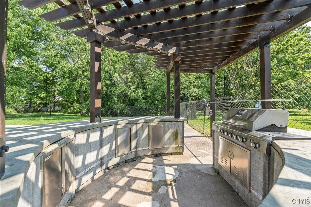 6924 Todd Way, Salina, New York 13088, Salina, New York 13088, 4 Bedrooms Bedrooms, 11 Rooms Rooms,3 BathroomsBathrooms,Residential,For Sale,6924 Todd Way, Salina, New York 13088,S1619965