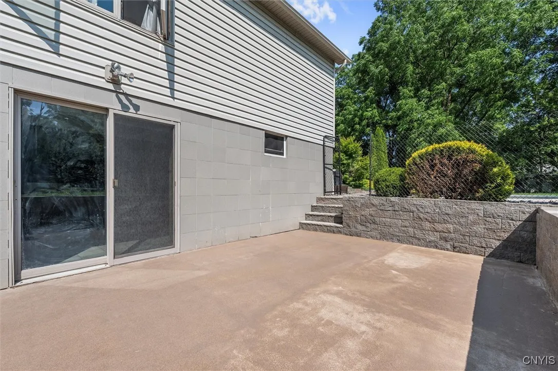 6924 Todd Way, Salina, New York 13088, Salina, New York 13088, 4 Bedrooms Bedrooms, 11 Rooms Rooms,3 BathroomsBathrooms,Residential,For Sale,6924 Todd Way, Salina, New York 13088,S1619965