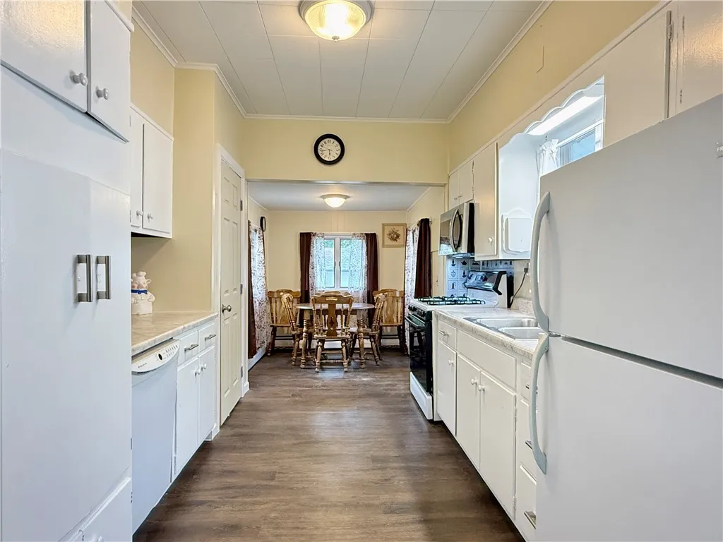 18 Madison Avenue, Oneonta, New York 13820, Oneonta, New York 13820, 3 Bedrooms Bedrooms, 7 Rooms Rooms,1 BathroomBathrooms,Residential,For Sale,18 Madison Avenue, Oneonta, New York 13820,R1621146