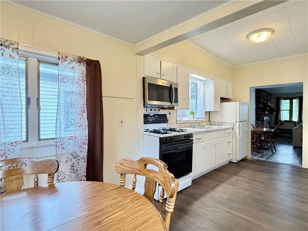 18 Madison Avenue, Oneonta, New York 13820, Oneonta, New York 13820, 3 Bedrooms Bedrooms, 7 Rooms Rooms,1 BathroomBathrooms,Residential,For Sale,18 Madison Avenue, Oneonta, New York 13820,R1621146
