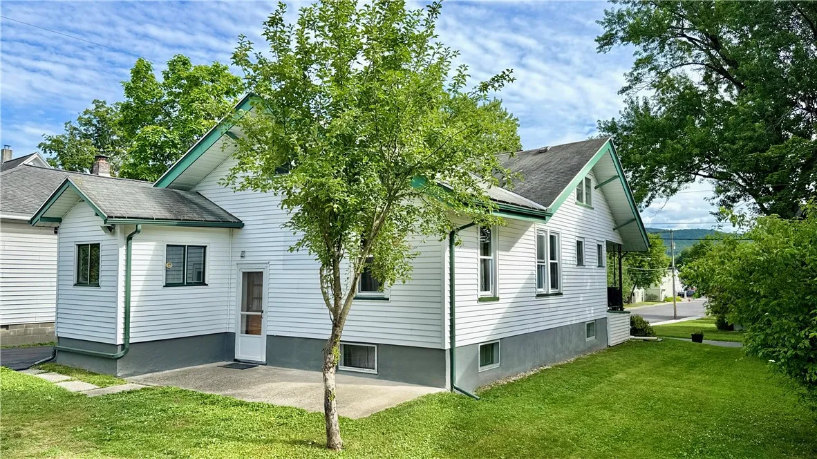 18 Madison Avenue, Oneonta, New York 13820, Oneonta, New York 13820, 3 Bedrooms Bedrooms, 7 Rooms Rooms,1 BathroomBathrooms,Residential,For Sale,18 Madison Avenue, Oneonta, New York 13820,R1621146