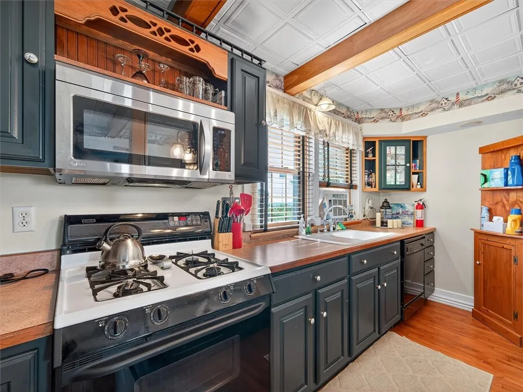 5631 West Bluff, Newfane, New York 14126, Newfane, New York 14126, 3 Bedrooms Bedrooms, 6 Rooms Rooms,1 BathroomBathrooms,Residential,For Sale,5631 West Bluff, Newfane, New York 14126,R1620139