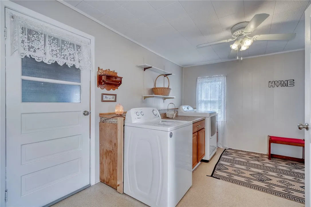 HUGE laundry room.