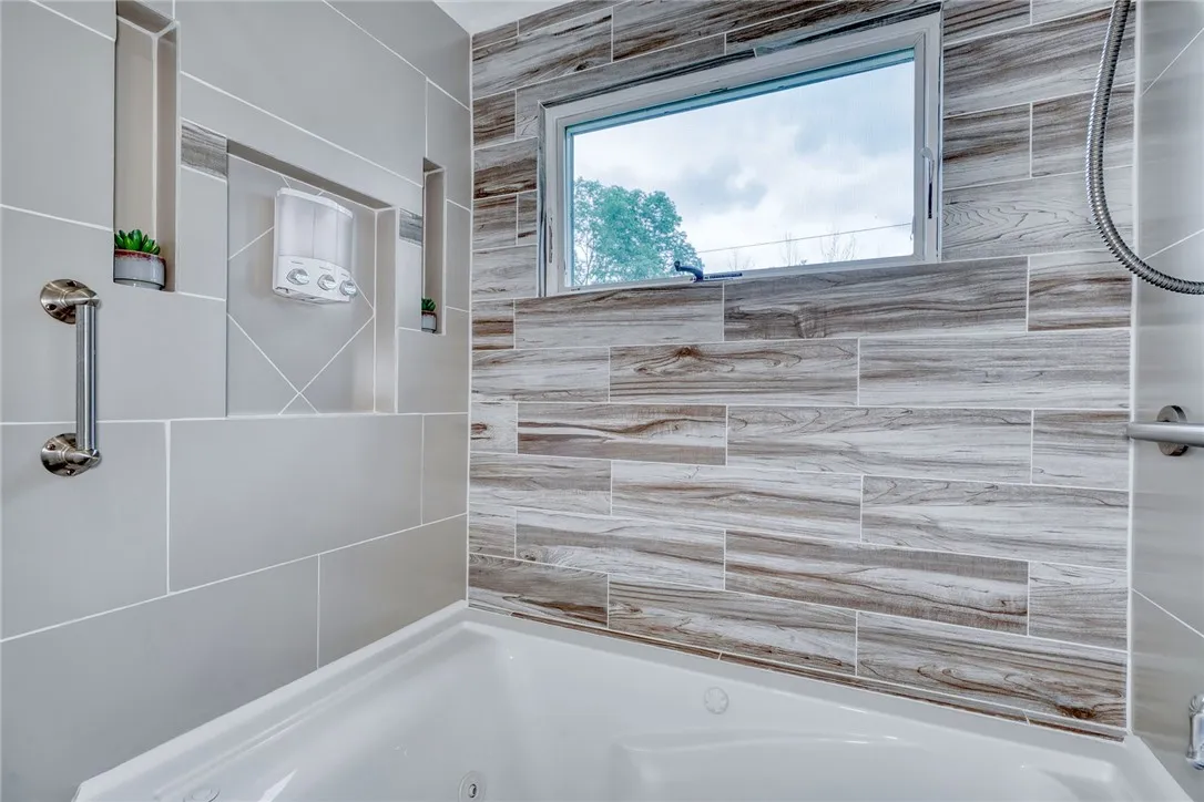 View of the jetted tub.