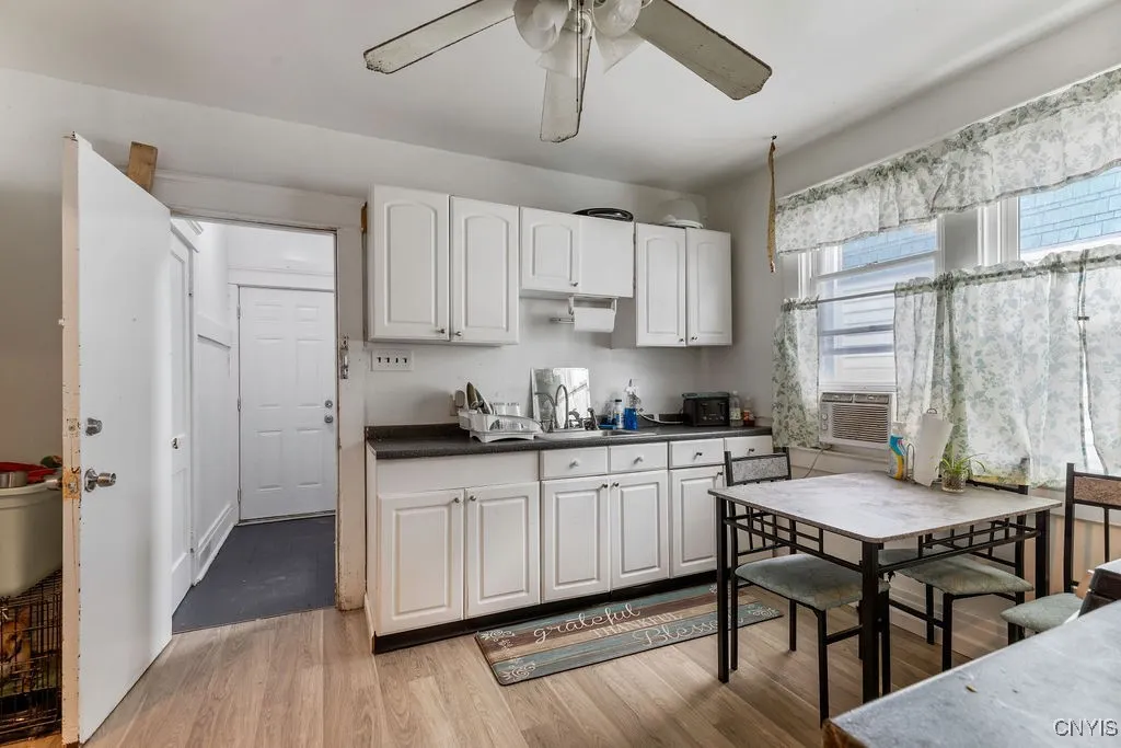 342 West Newell Street, Syracuse, New York 13205, Syracuse, New York 13205, 4 Bedrooms Bedrooms, ,2 BathroomsBathrooms,Residential,For Sale,342 West Newell Street, Syracuse, New York 13205,S1620468