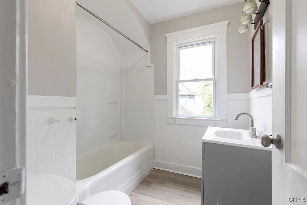 342 West Newell Street, Syracuse, New York 13205, Syracuse, New York 13205, 4 Bedrooms Bedrooms, ,2 BathroomsBathrooms,Residential,For Sale,342 West Newell Street, Syracuse, New York 13205,S1620468