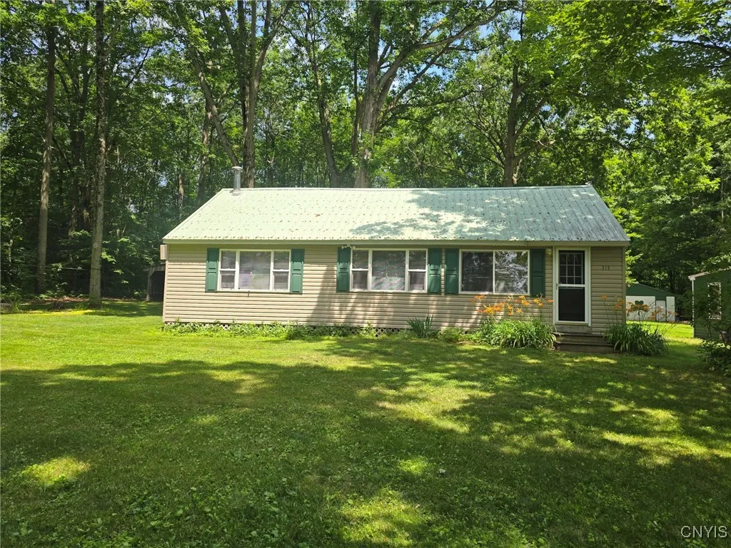 313 Drive 9, Vienna, New York 13042, Vienna, New York 13042, 2 Bedrooms Bedrooms, 4 Rooms Rooms,1 BathroomBathrooms,Residential,For Sale,313 Drive 9, Vienna, New York 13042,S1620829