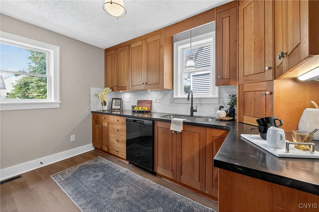 501 Pleasantview Avenue, Salina, New York 13208, Salina, New York 13208, 3 Bedrooms Bedrooms, 7 Rooms Rooms,1 BathroomBathrooms,Residential,For Sale,501 Pleasantview Avenue, Salina, New York 13208,S1621773