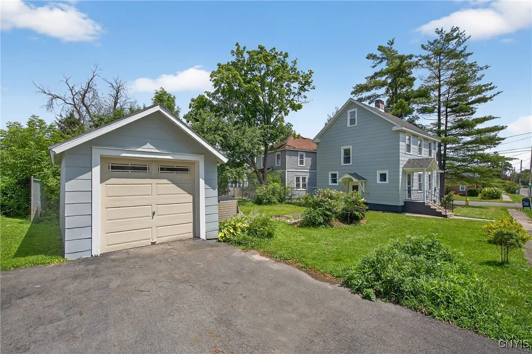 501 Pleasantview Avenue, Salina, New York 13208, Salina, New York 13208, 3 Bedrooms Bedrooms, 7 Rooms Rooms,1 BathroomBathrooms,Residential,For Sale,501 Pleasantview Avenue, Salina, New York 13208,S1621773