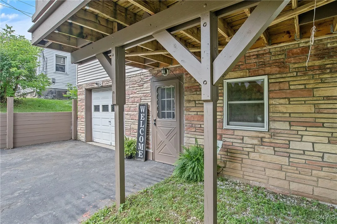 229 Gillespie Avenue, Camillus, New York 13219, Camillus, New York 13219, 3 Bedrooms Bedrooms, 7 Rooms Rooms,1 BathroomBathrooms,Residential,For Sale,229 Gillespie Avenue, Camillus, New York 13219,S1620907