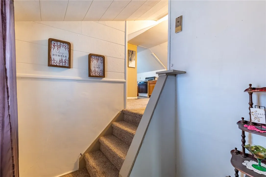 82 Barnard Street, Greece, New York 14616, Greece, New York 14616, 2 Bedrooms Bedrooms, ,2 BathroomsBathrooms,Residential,For Sale,82 Barnard Street, Greece, New York 14616,R1620706