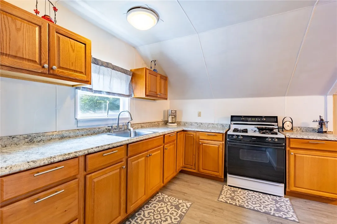 82 Barnard Street, Greece, New York 14616, Greece, New York 14616, 2 Bedrooms Bedrooms, ,2 BathroomsBathrooms,Residential,For Sale,82 Barnard Street, Greece, New York 14616,R1620706