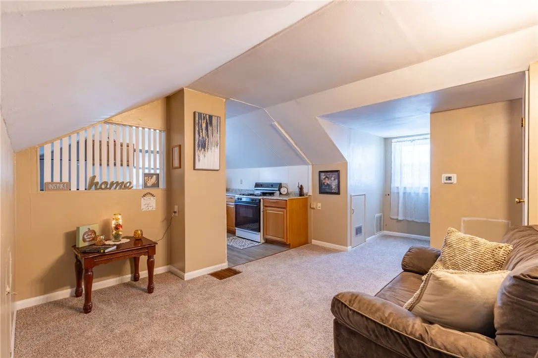 82 Barnard Street, Greece, New York 14616, Greece, New York 14616, 2 Bedrooms Bedrooms, ,2 BathroomsBathrooms,Residential,For Sale,82 Barnard Street, Greece, New York 14616,R1620706