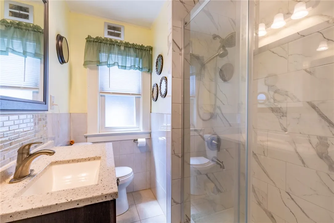 82 Barnard Street, Greece, New York 14616, Greece, New York 14616, 2 Bedrooms Bedrooms, ,2 BathroomsBathrooms,Residential,For Sale,82 Barnard Street, Greece, New York 14616,R1620706