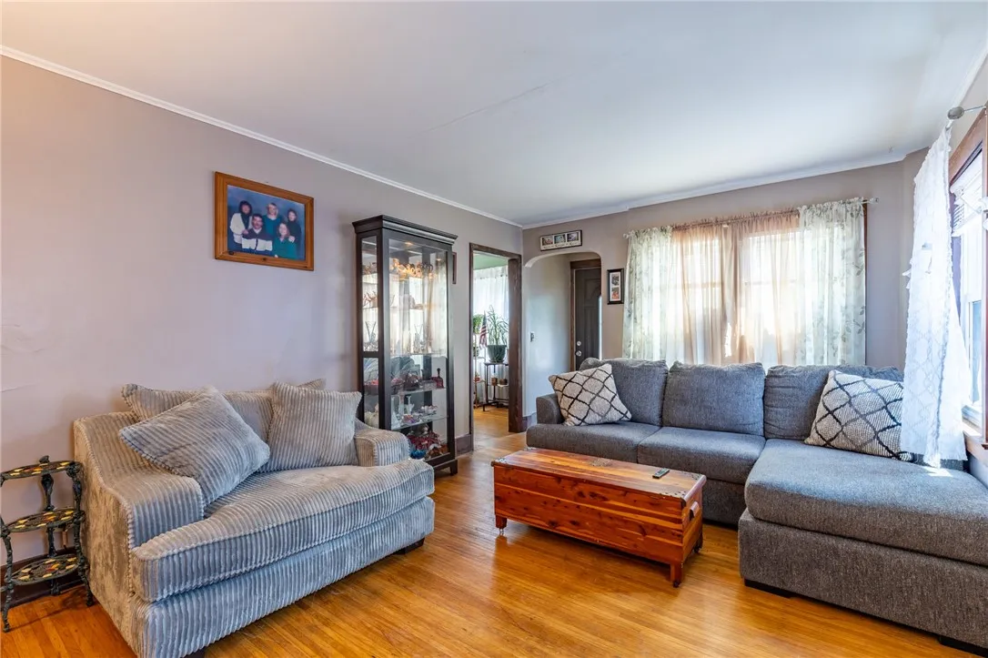 82 Barnard Street, Greece, New York 14616, Greece, New York 14616, 2 Bedrooms Bedrooms, ,2 BathroomsBathrooms,Residential,For Sale,82 Barnard Street, Greece, New York 14616,R1620706
