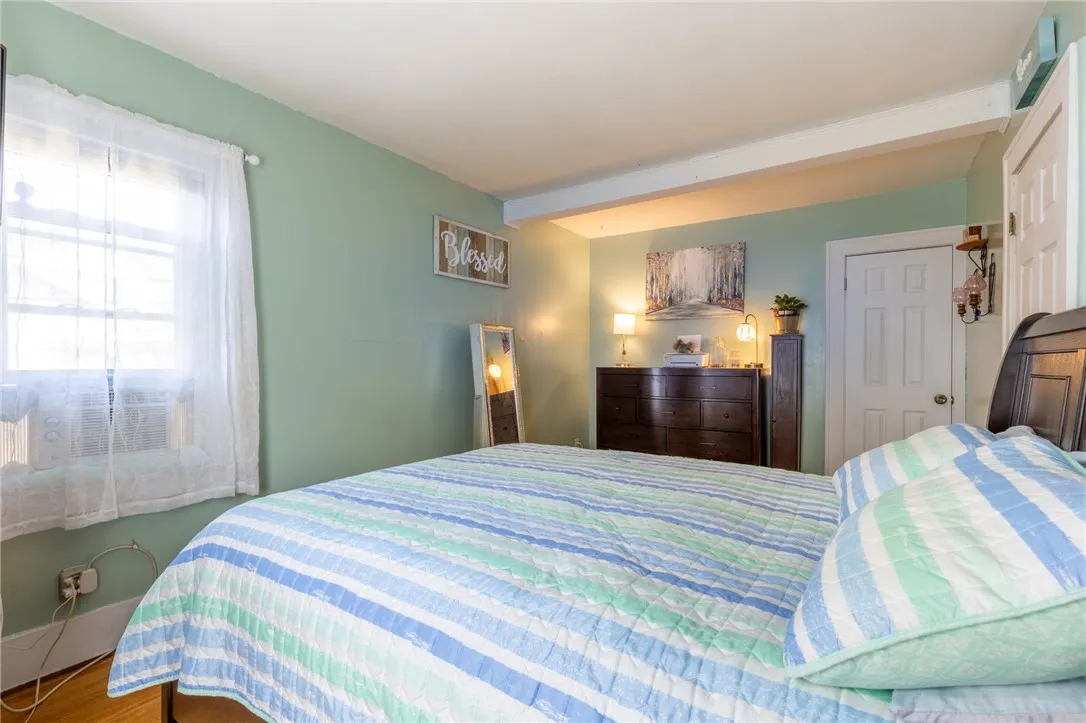 82 Barnard Street, Greece, New York 14616, Greece, New York 14616, 2 Bedrooms Bedrooms, ,2 BathroomsBathrooms,Residential,For Sale,82 Barnard Street, Greece, New York 14616,R1620706