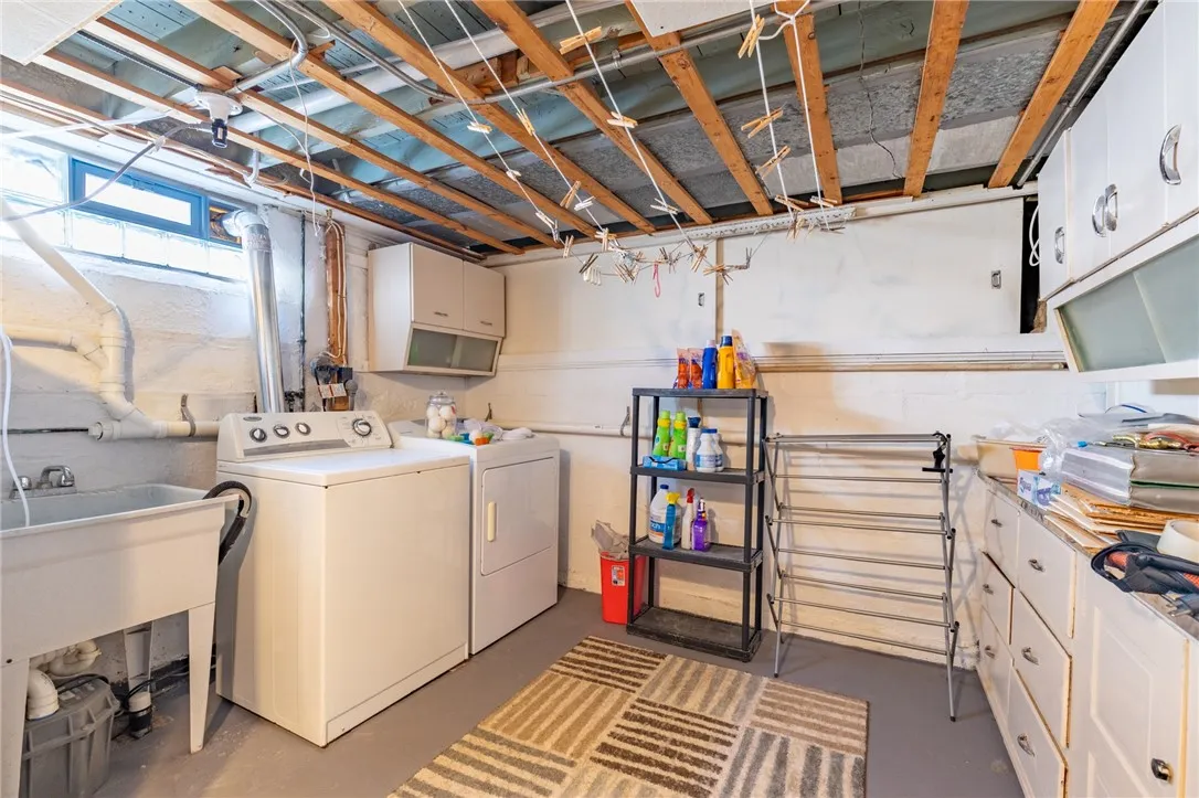 82 Barnard Street, Greece, New York 14616, Greece, New York 14616, 2 Bedrooms Bedrooms, ,2 BathroomsBathrooms,Residential,For Sale,82 Barnard Street, Greece, New York 14616,R1620706