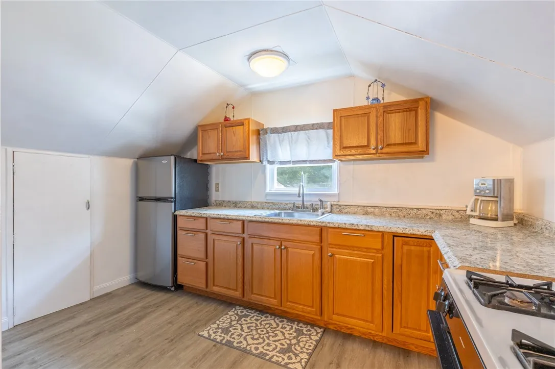 82 Barnard Street, Greece, New York 14616, Greece, New York 14616, 2 Bedrooms Bedrooms, ,2 BathroomsBathrooms,Residential,For Sale,82 Barnard Street, Greece, New York 14616,R1620706