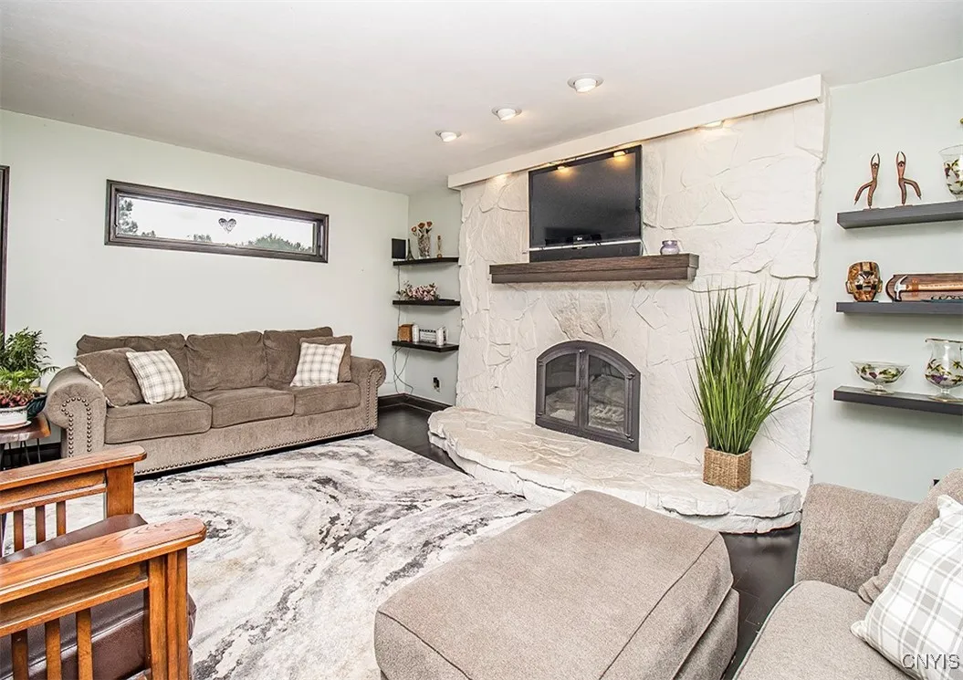 6015 Lisi Gardens Drive, Cicero, New York 13212, Cicero, New York 13212, 5 Bedrooms Bedrooms, 9 Rooms Rooms,3 BathroomsBathrooms,Residential,For Sale,6015 Lisi Gardens Drive, Cicero, New York 13212,S1621805