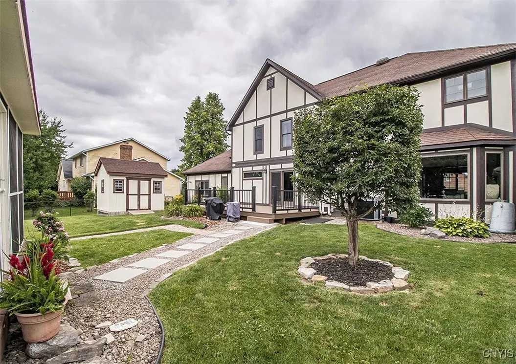 6015 Lisi Gardens Drive, Cicero, New York 13212, Cicero, New York 13212, 5 Bedrooms Bedrooms, 9 Rooms Rooms,3 BathroomsBathrooms,Residential,For Sale,6015 Lisi Gardens Drive, Cicero, New York 13212,S1621805
