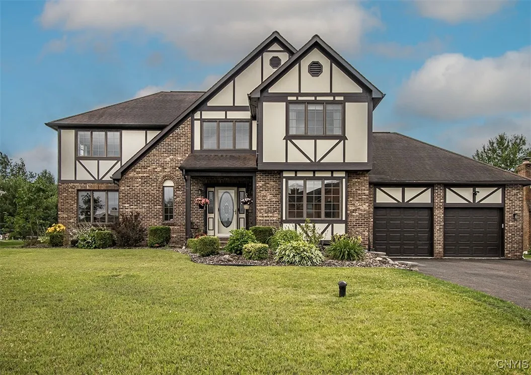 6015 Lisi Gardens Drive, Cicero, New York 13212, Cicero, New York 13212, 5 Bedrooms Bedrooms, 9 Rooms Rooms,3 BathroomsBathrooms,Residential,For Sale,6015 Lisi Gardens Drive, Cicero, New York 13212,S1621805