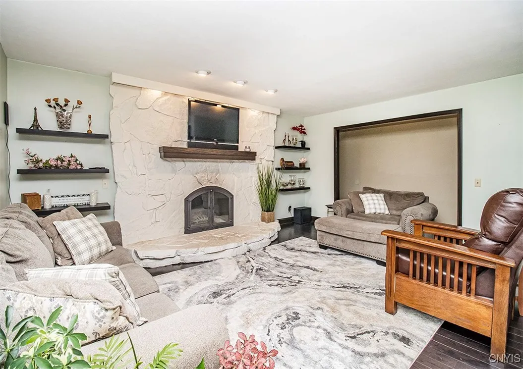 6015 Lisi Gardens Drive, Cicero, New York 13212, Cicero, New York 13212, 5 Bedrooms Bedrooms, 9 Rooms Rooms,3 BathroomsBathrooms,Residential,For Sale,6015 Lisi Gardens Drive, Cicero, New York 13212,S1621805