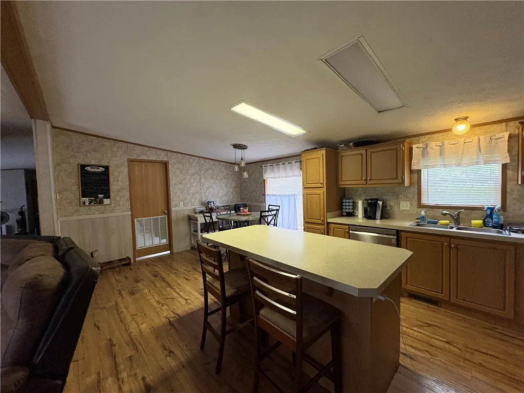 kitchen/dining room