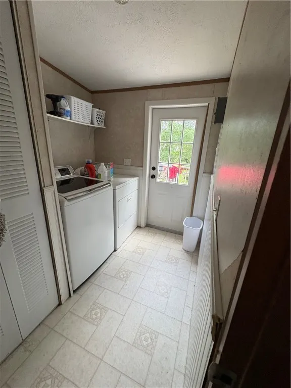 laundry room off kitchen/dining room